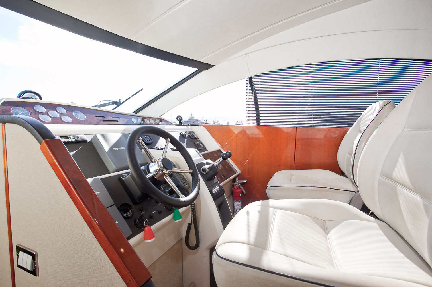 Fairline Phantom 46 | Интерьер 30