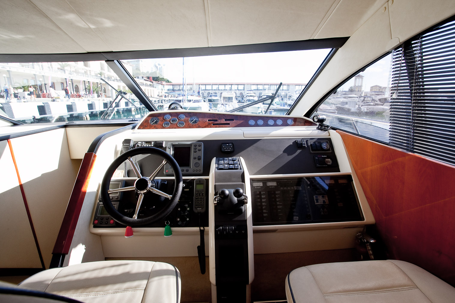 Fairline Phantom 46 | Интерьер 29