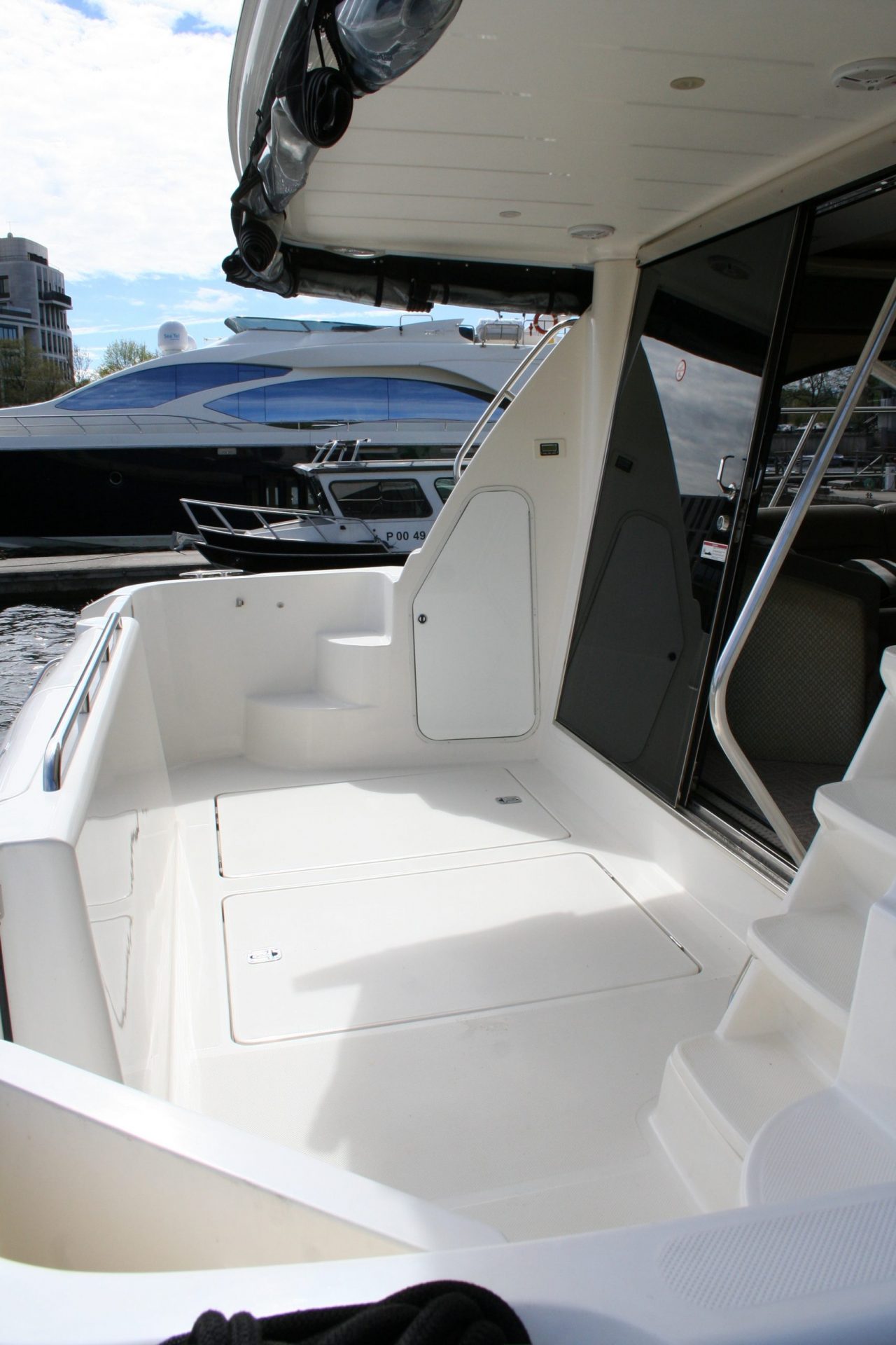 Meridian 580 | Интерьер 2