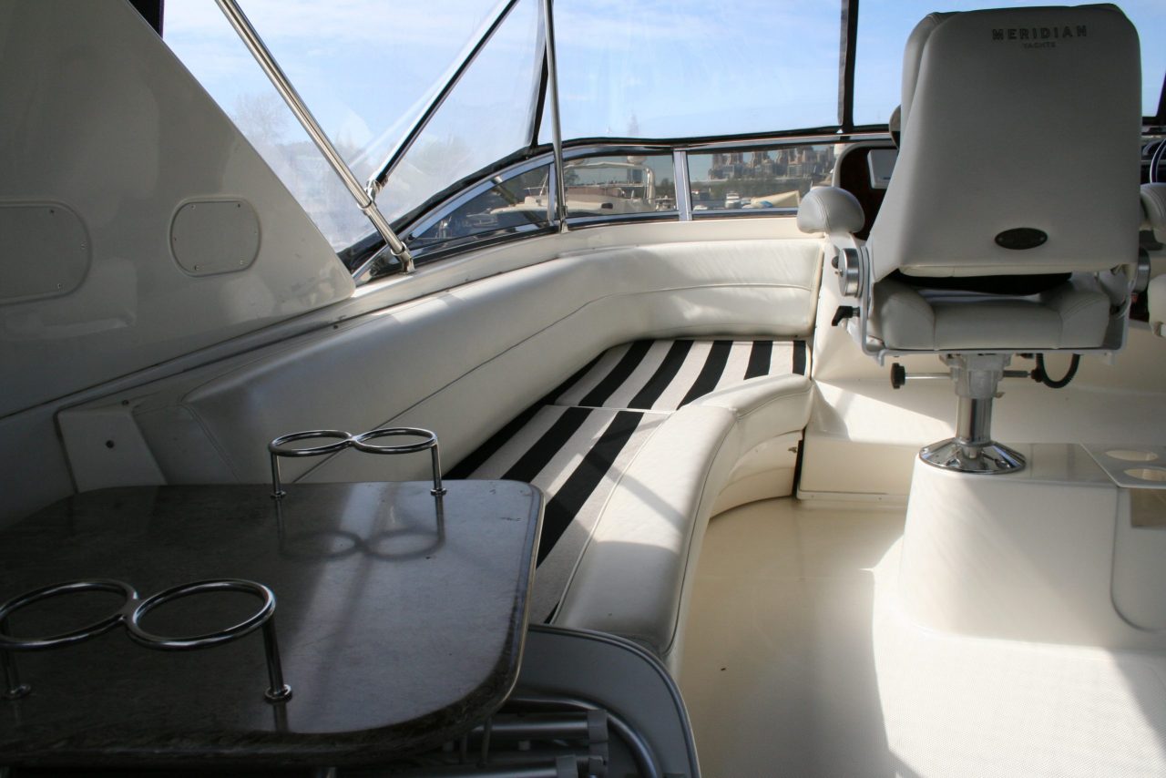 Meridian 580 | Интерьер 11