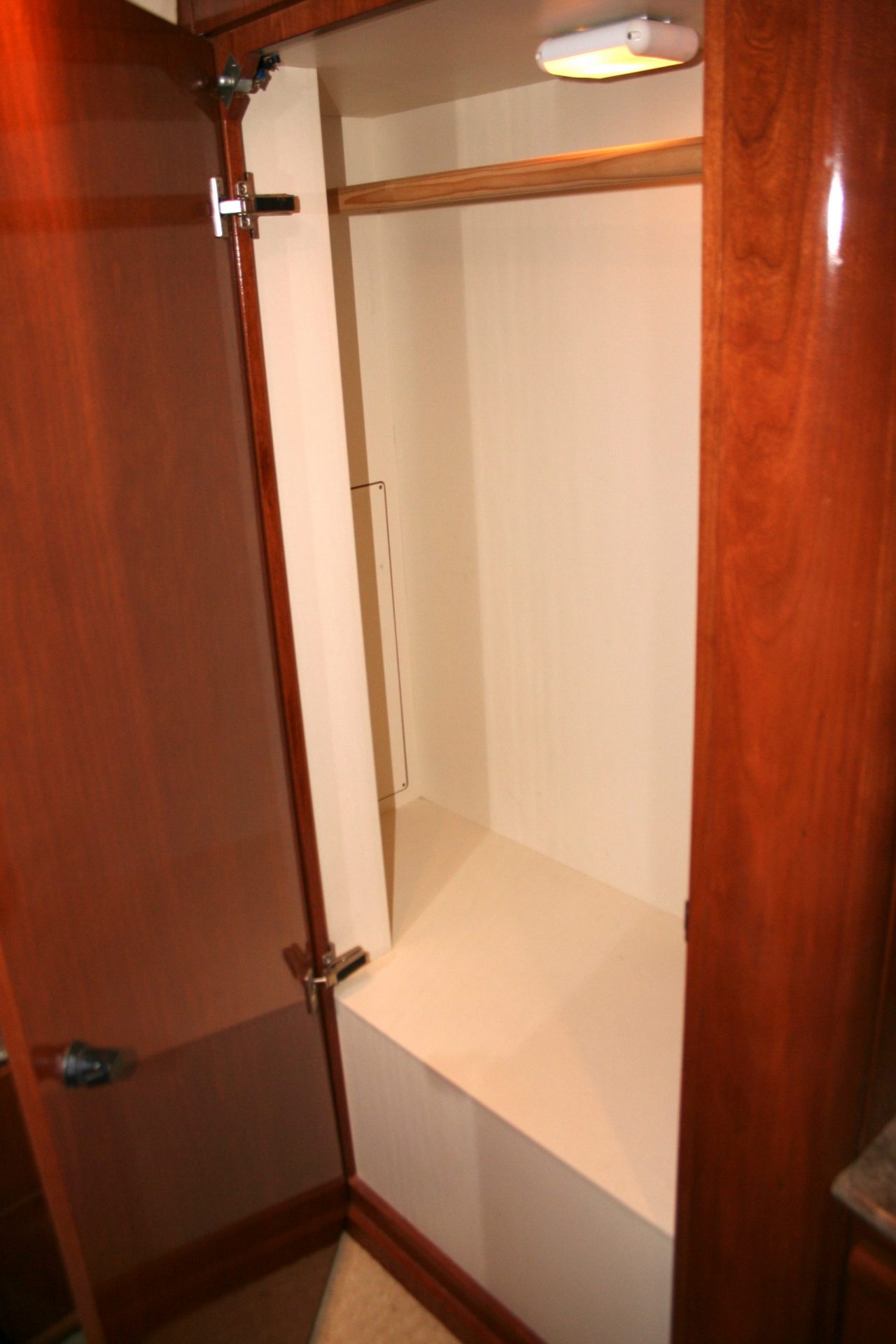 Meridian 580 | Интерьер 44