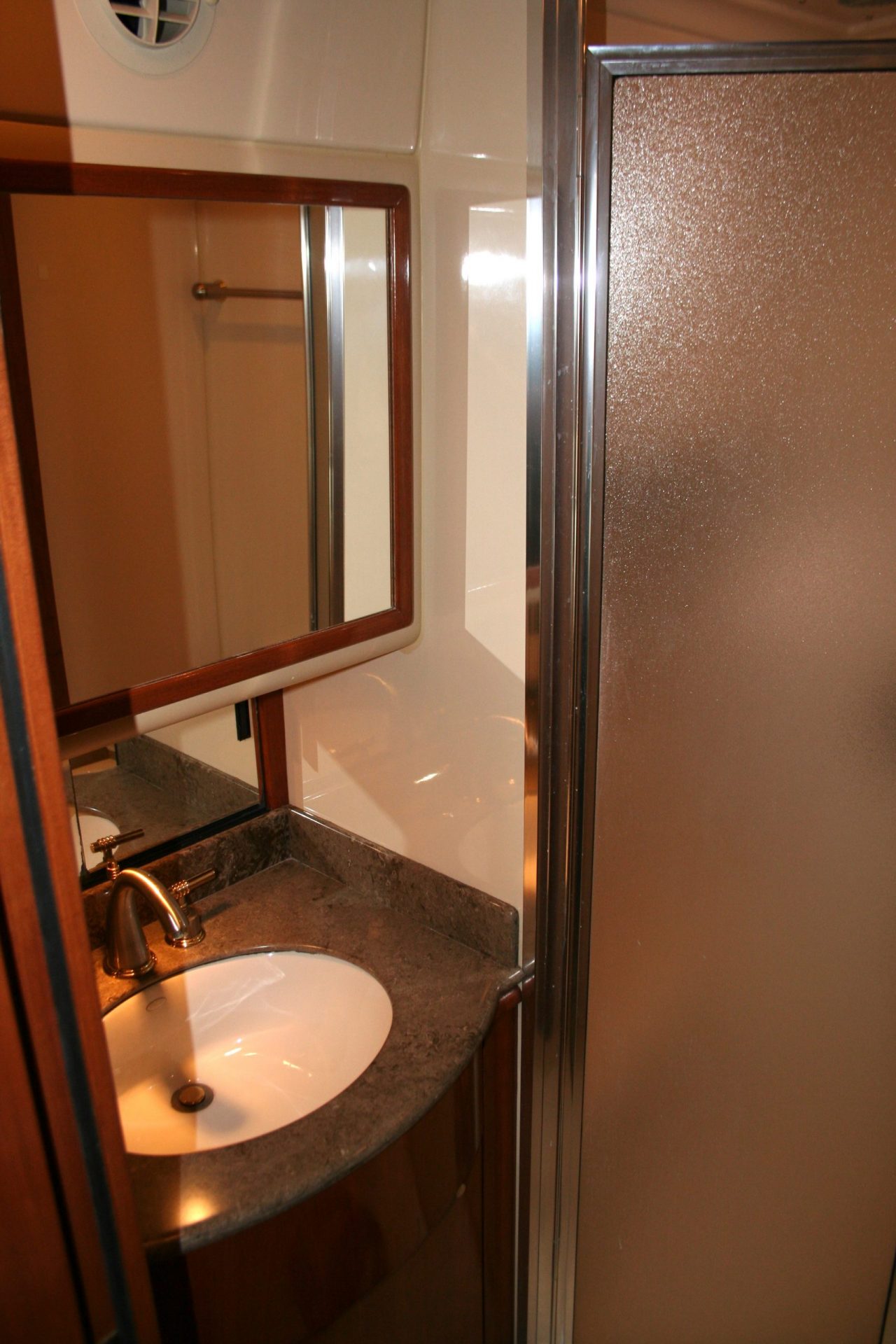 Meridian 580 | Интерьер 49