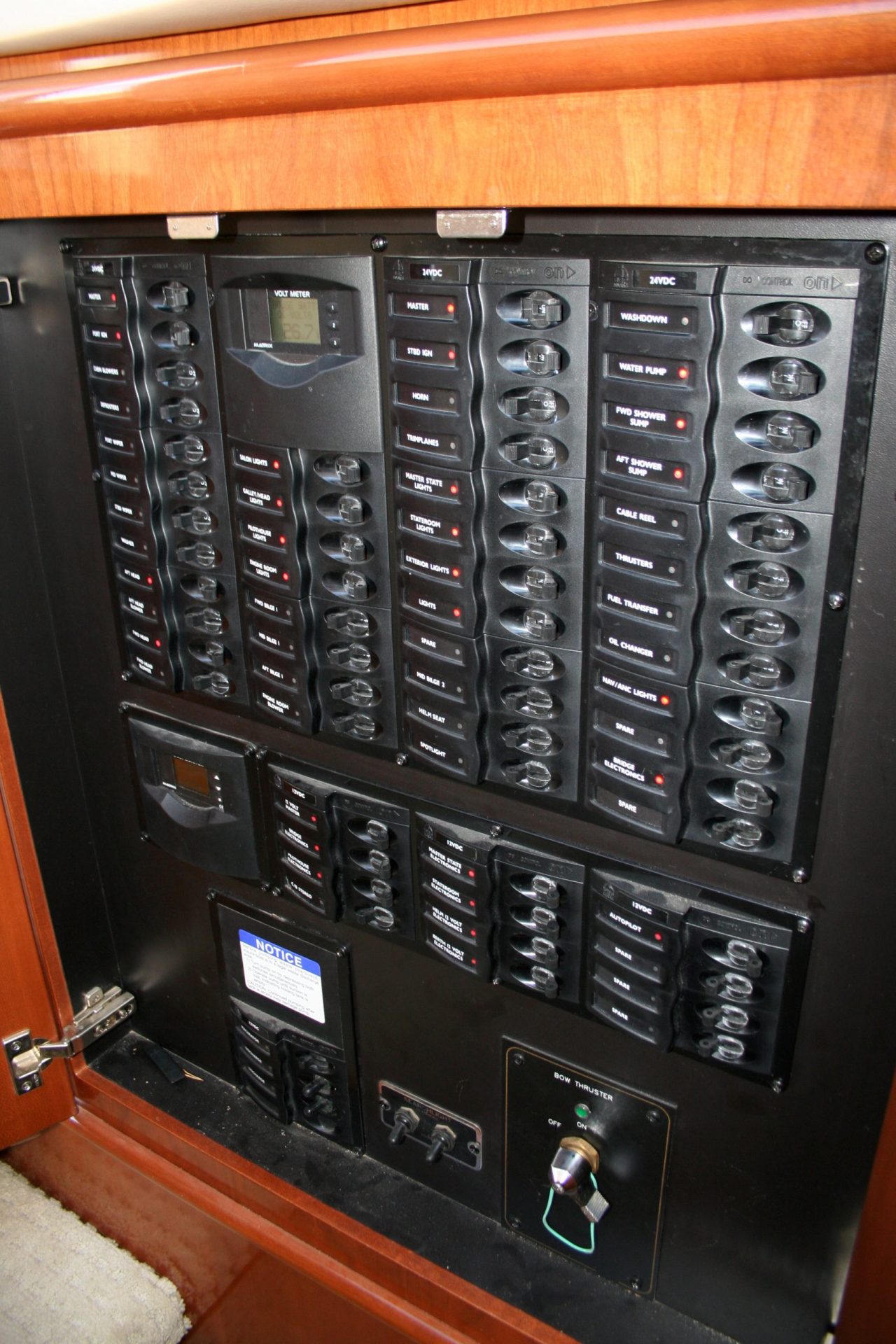 Meridian 580 | Интерьер 54