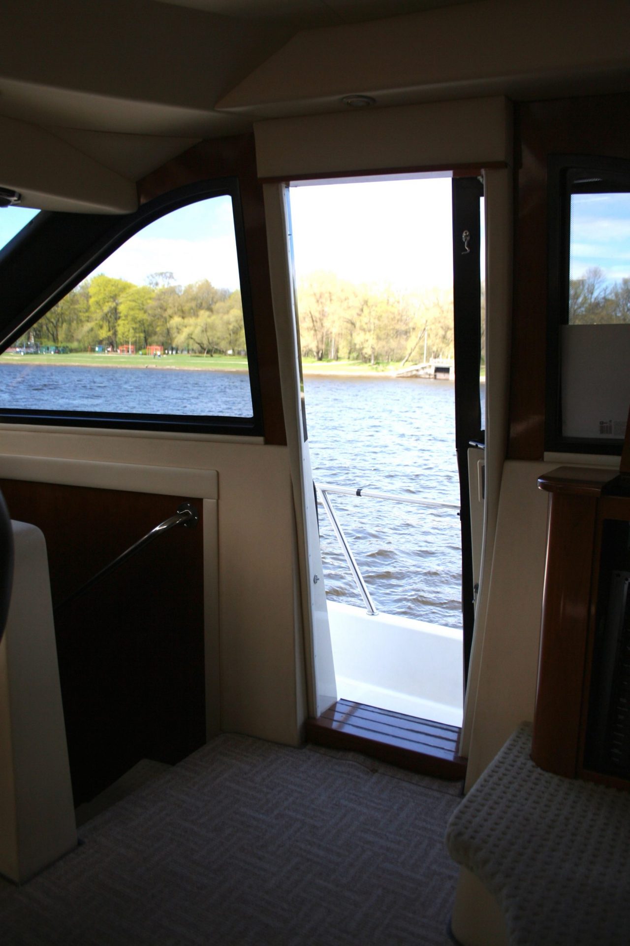 Meridian 580 | Интерьер 34