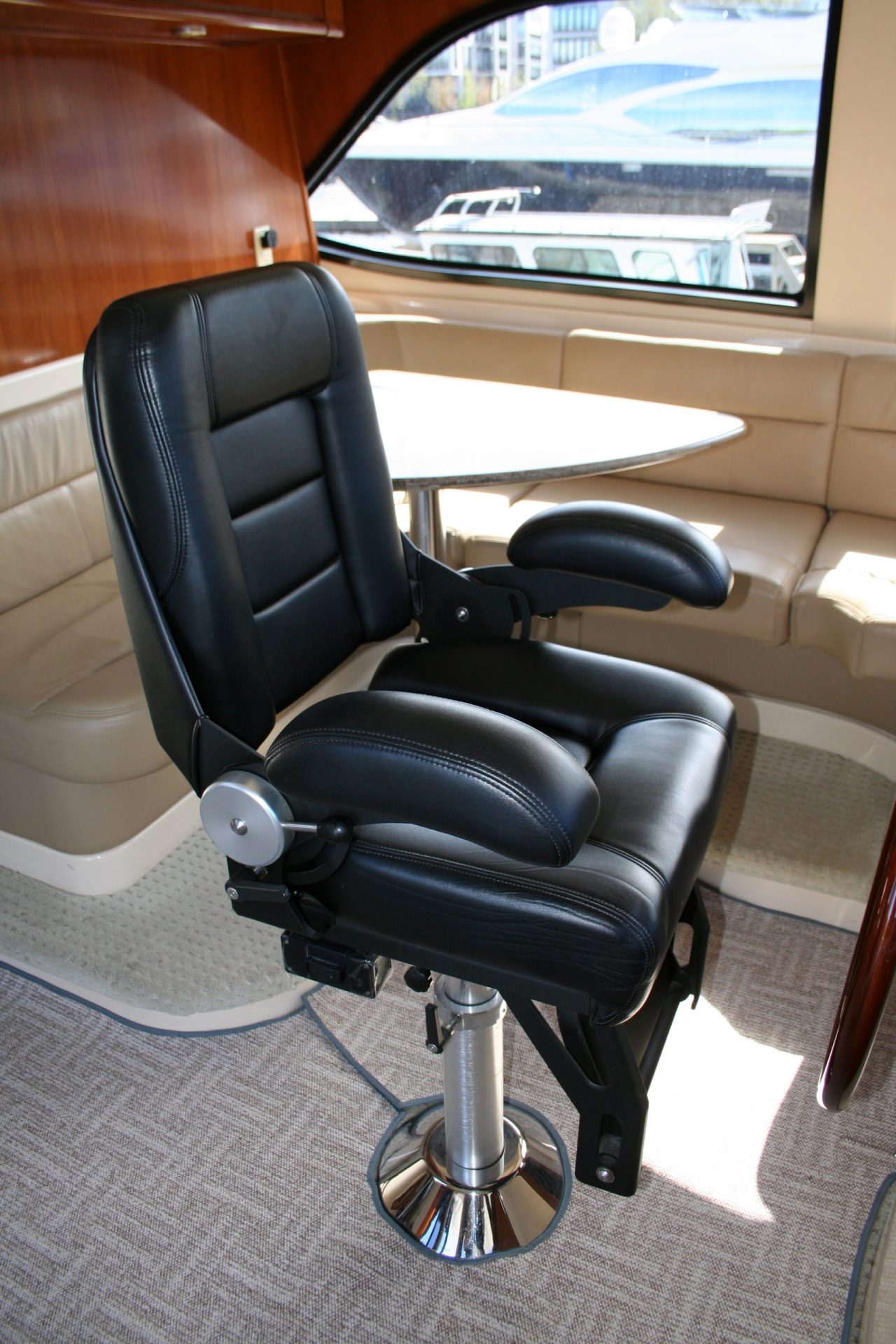 Meridian 580 | Интерьер 32