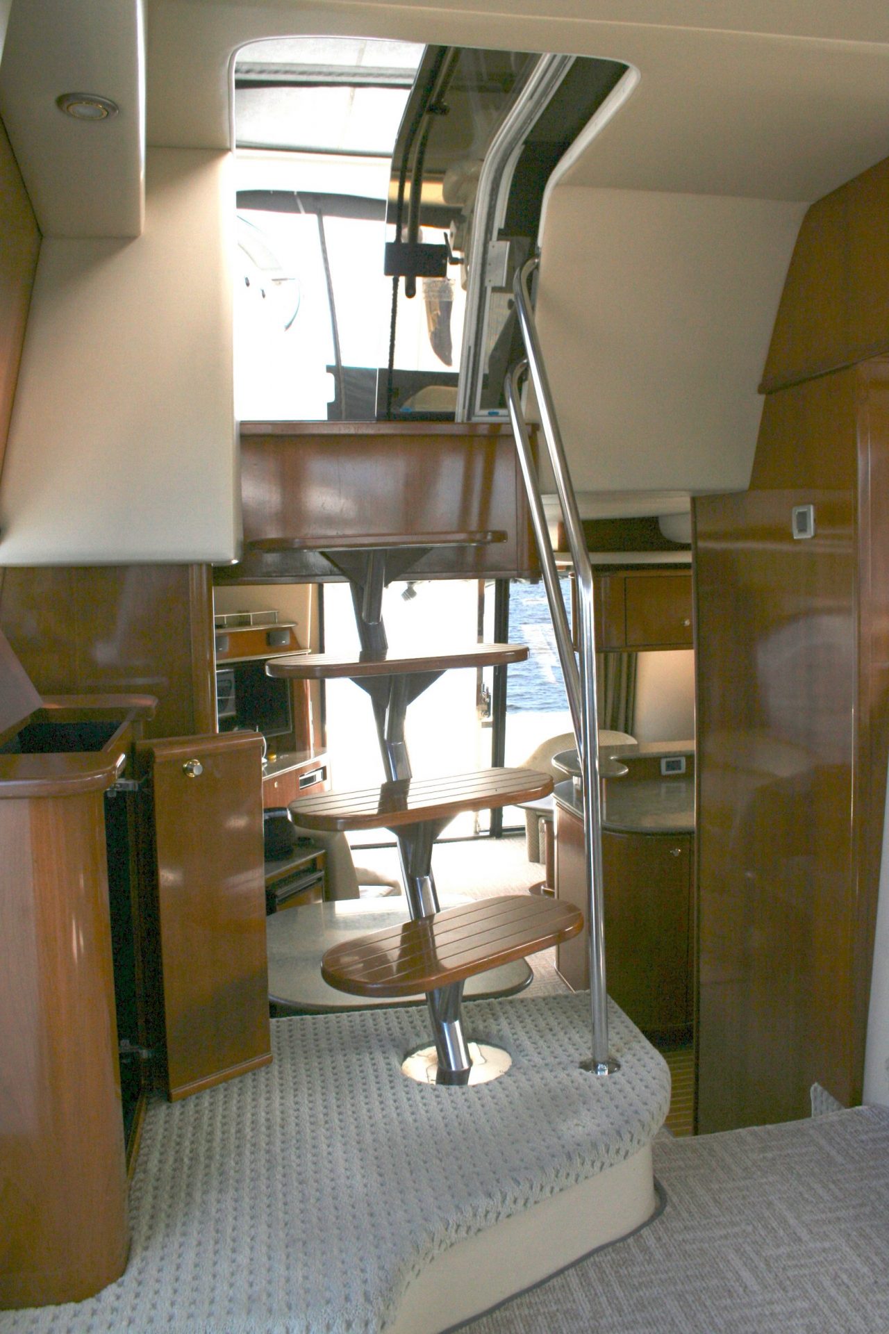 Meridian 580 | Интерьер 33