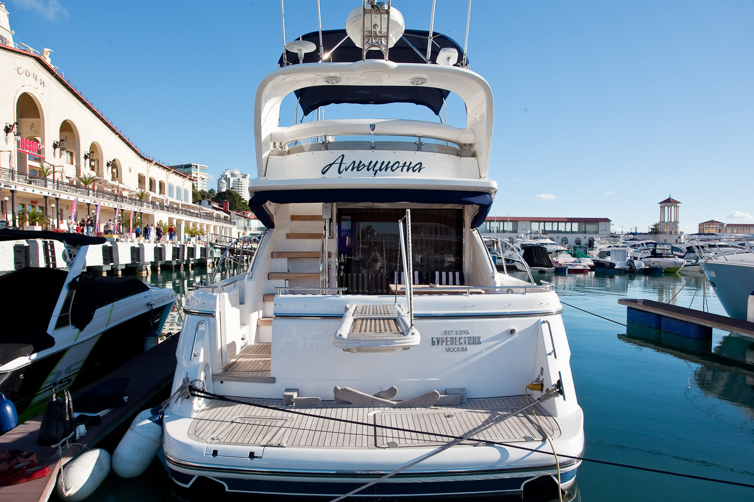 Fairline Phantom 46 | Экстерьер 11