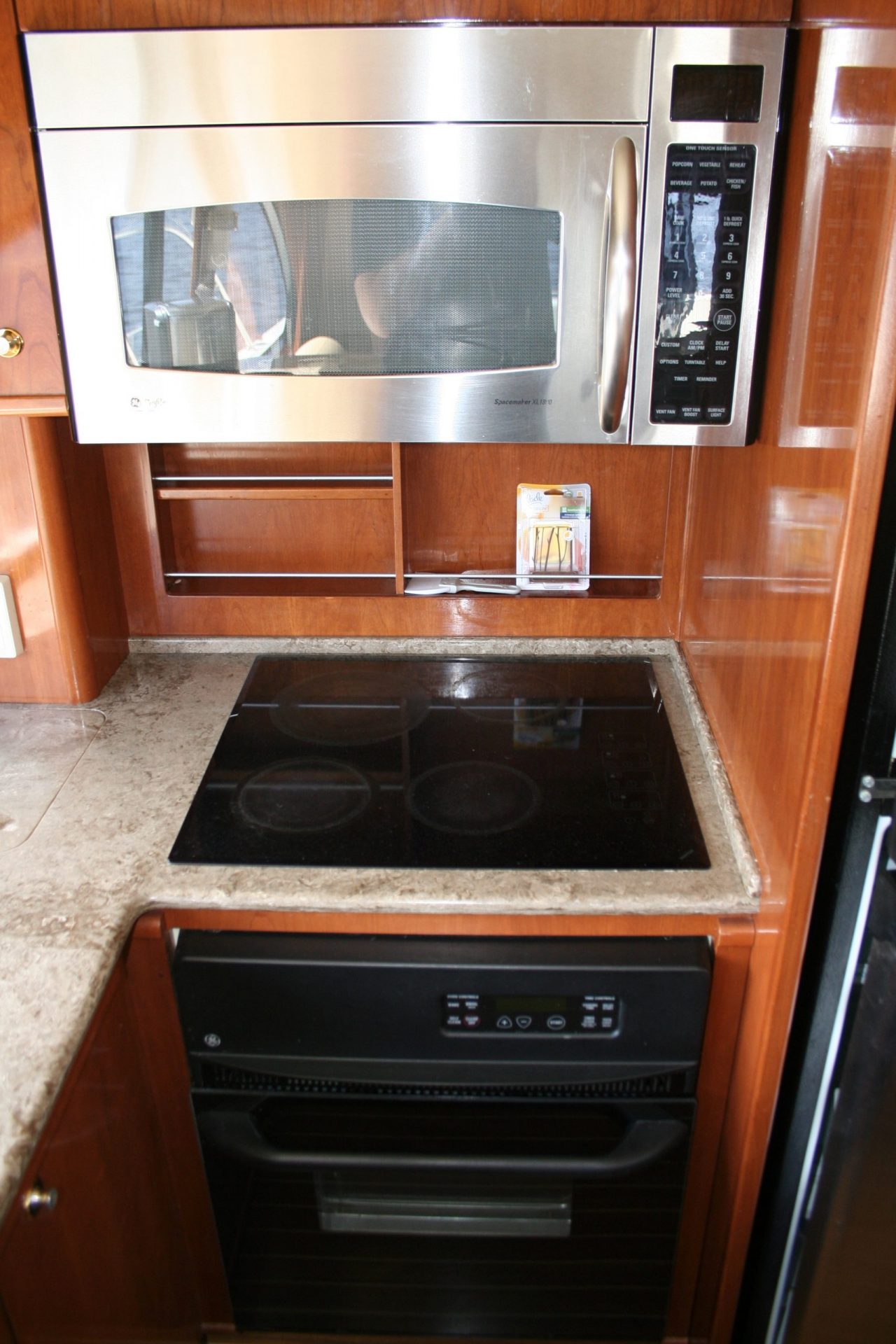 Meridian 580 | Интерьер 31