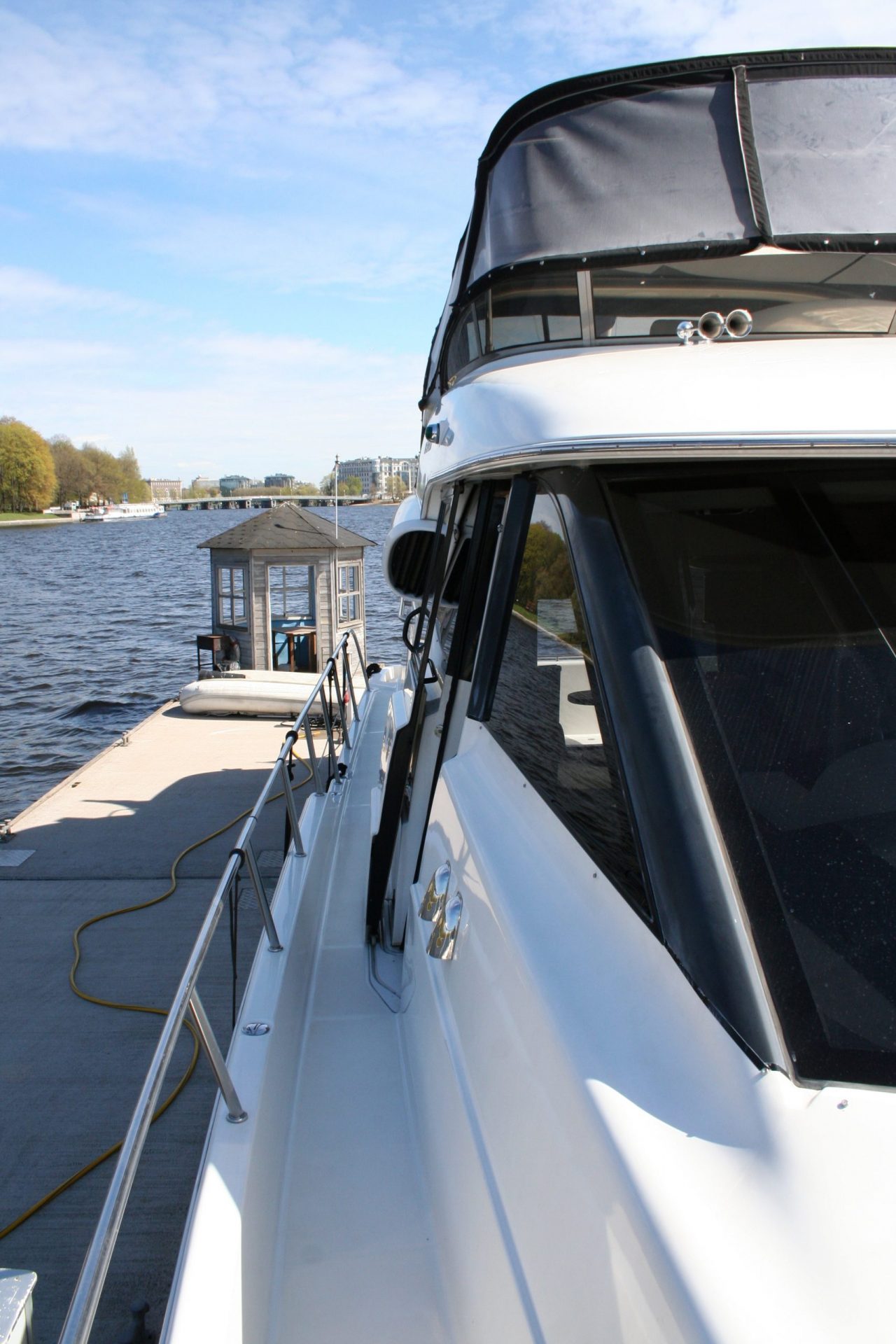 Meridian 580 | Экстерьер 15