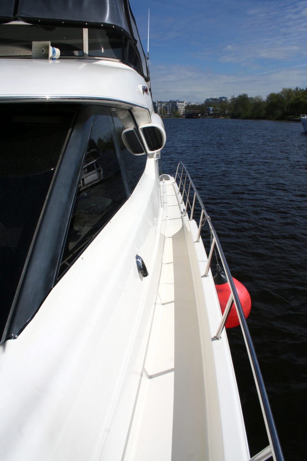 Meridian 580 | Экстерьер 11