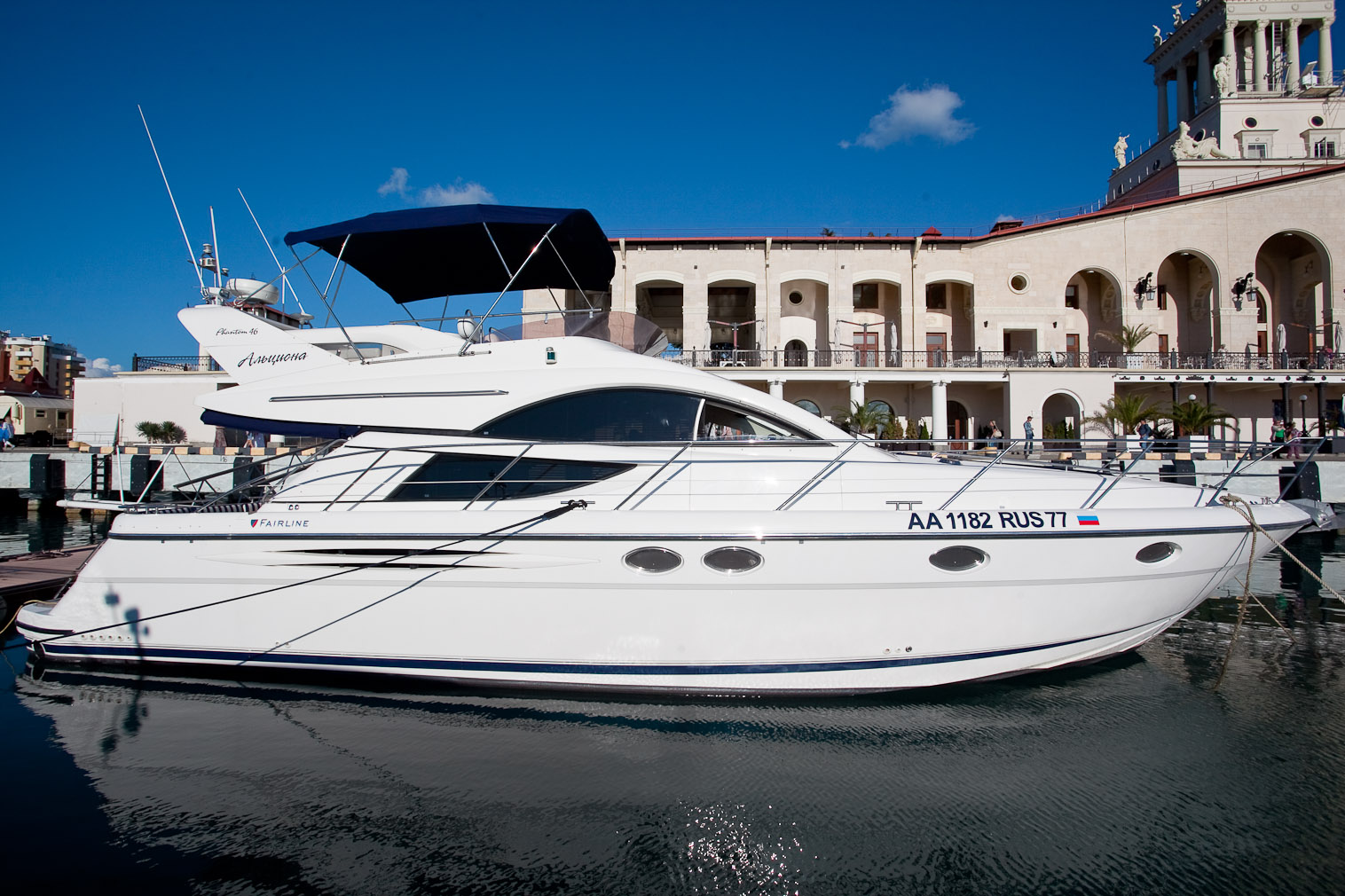 Fairline Phantom 46 | Экстерьер 2