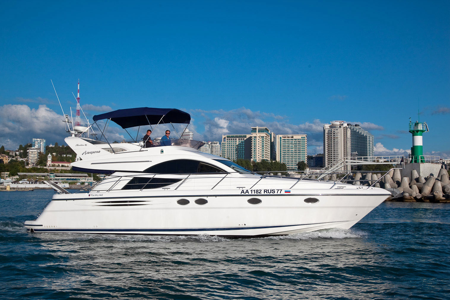 Fairline Phantom 46 | Экстерьер 3