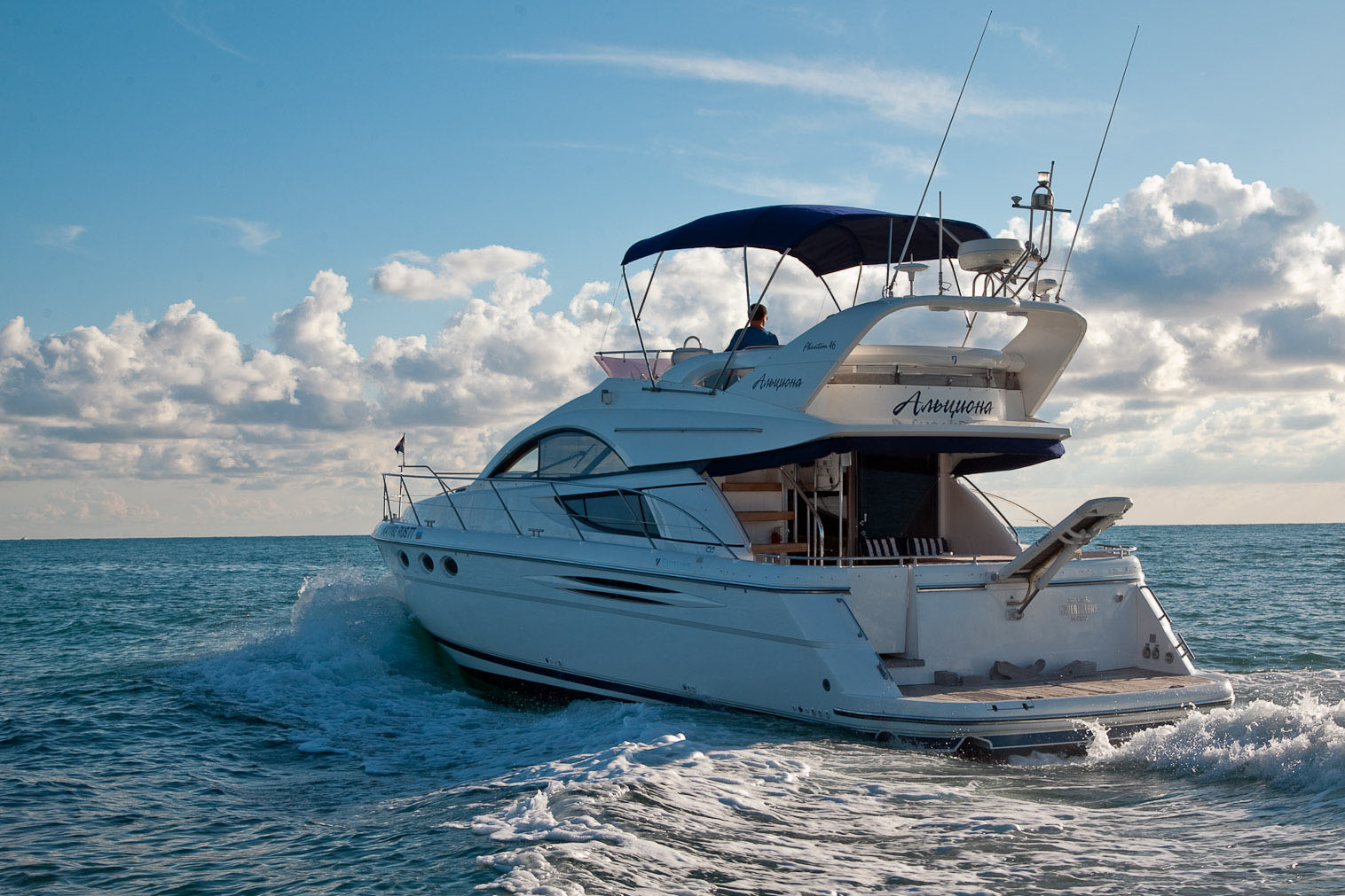 Fairline Phantom 46 | Экстерьер 12