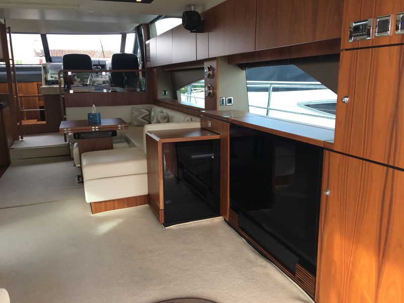 Fairline Squadron 65 | Интерьер 32