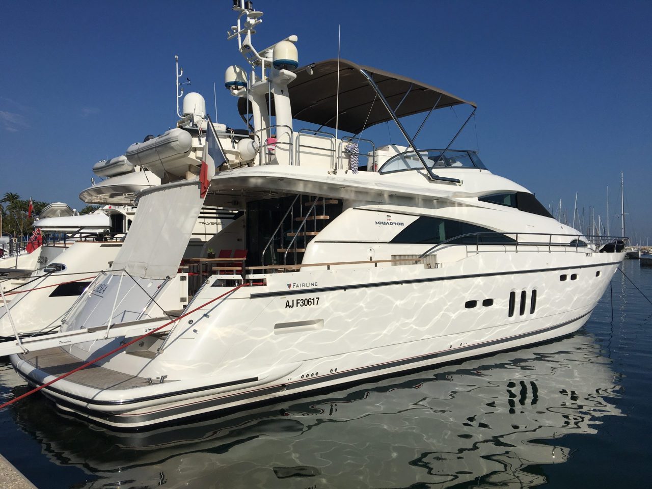 Fairline Squadron 68 | Экстерьер 1