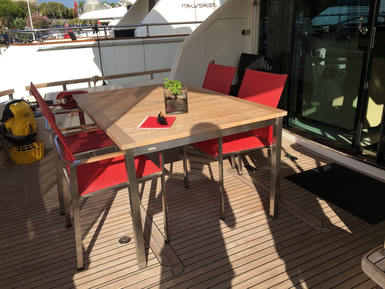 Fairline Squadron 68 | Интерьер 3