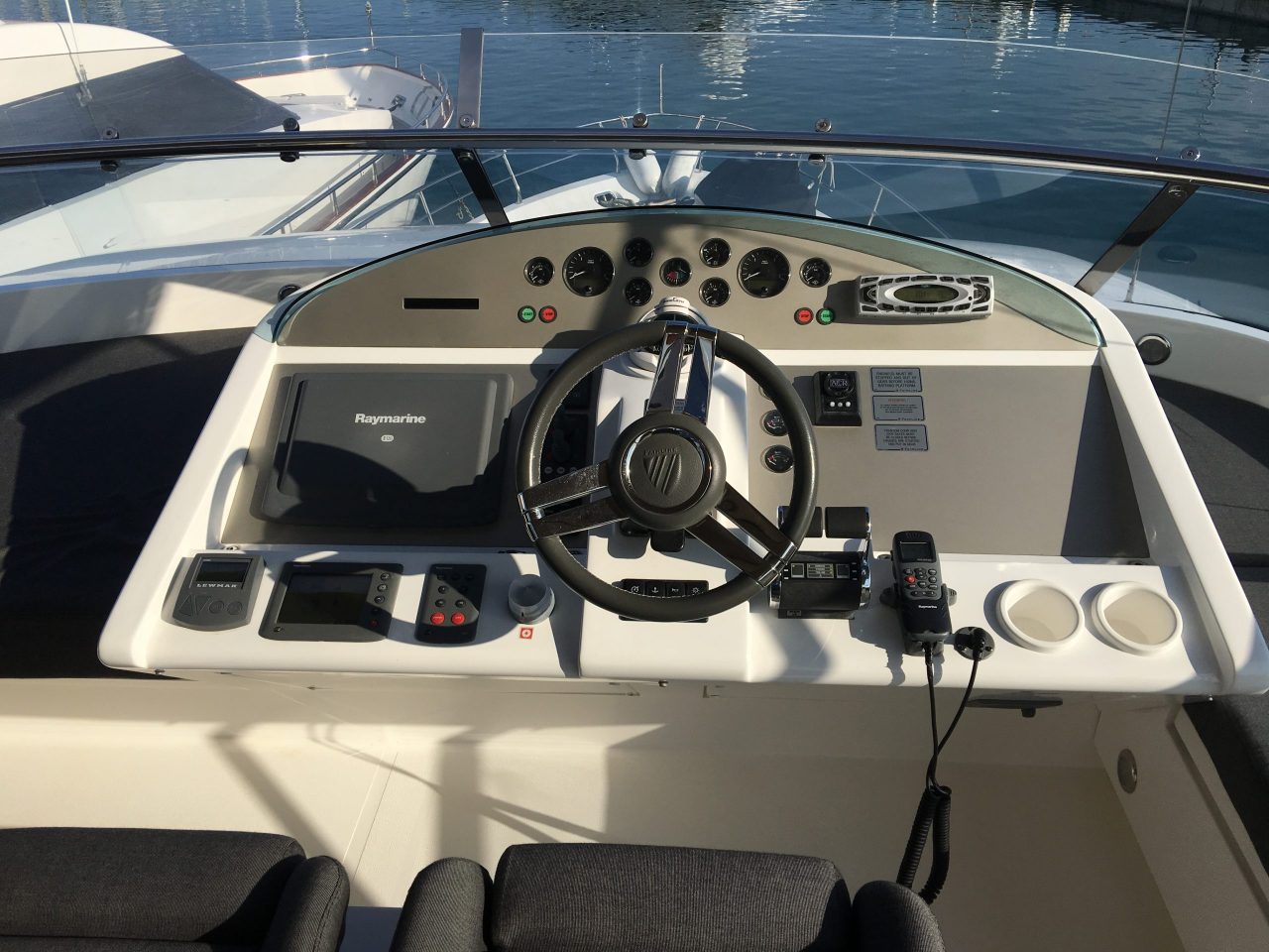 Fairline Squadron 68 | Интерьер 7