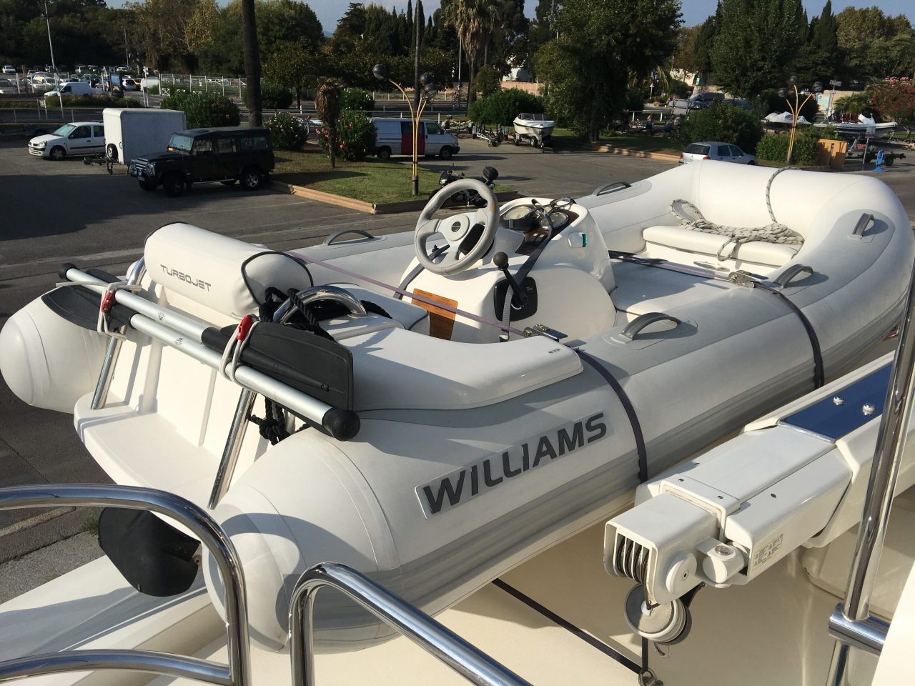 Fairline Squadron 68 | Интерьер 13