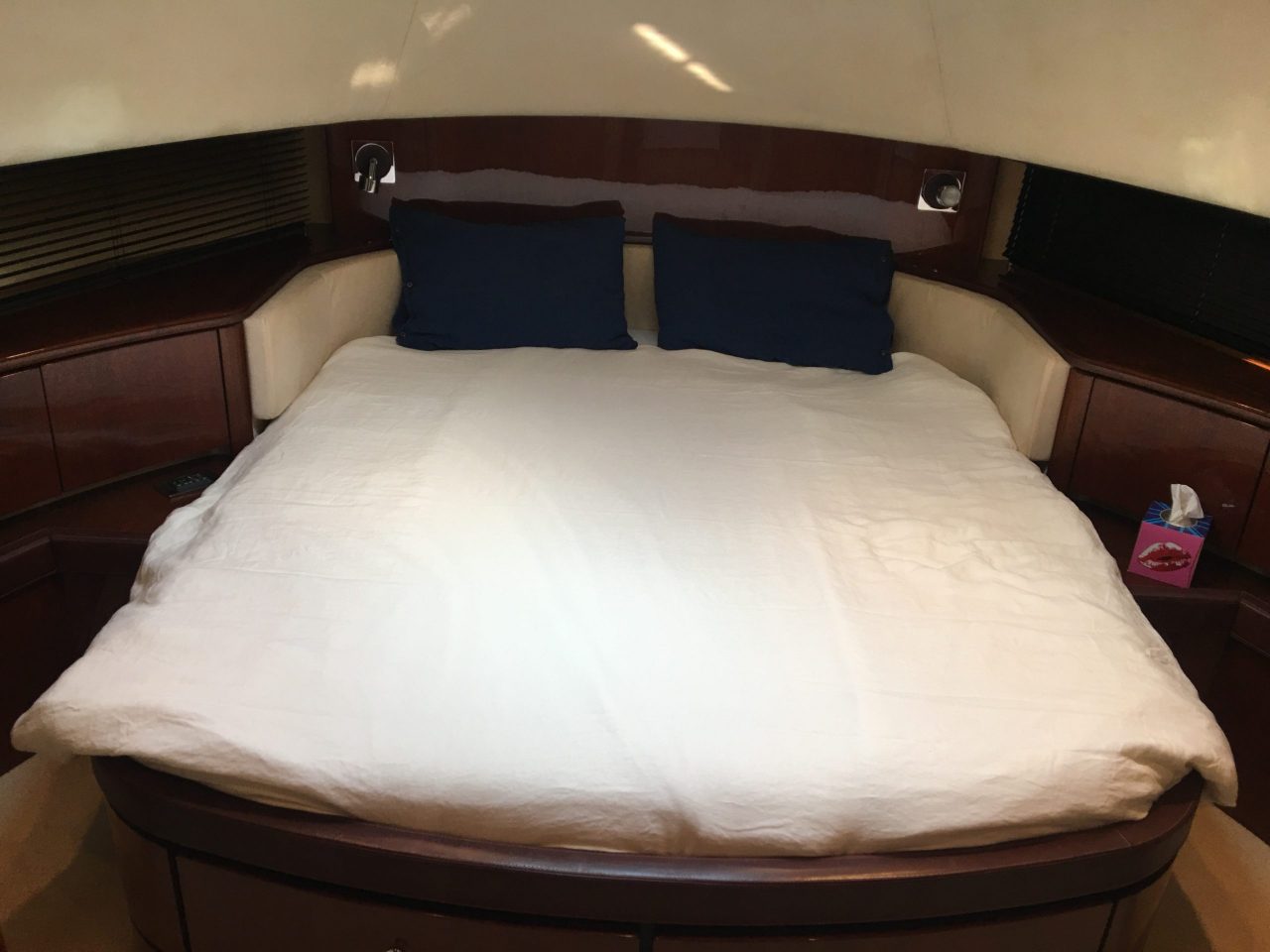 Fairline Squadron 68 | Интерьер 37