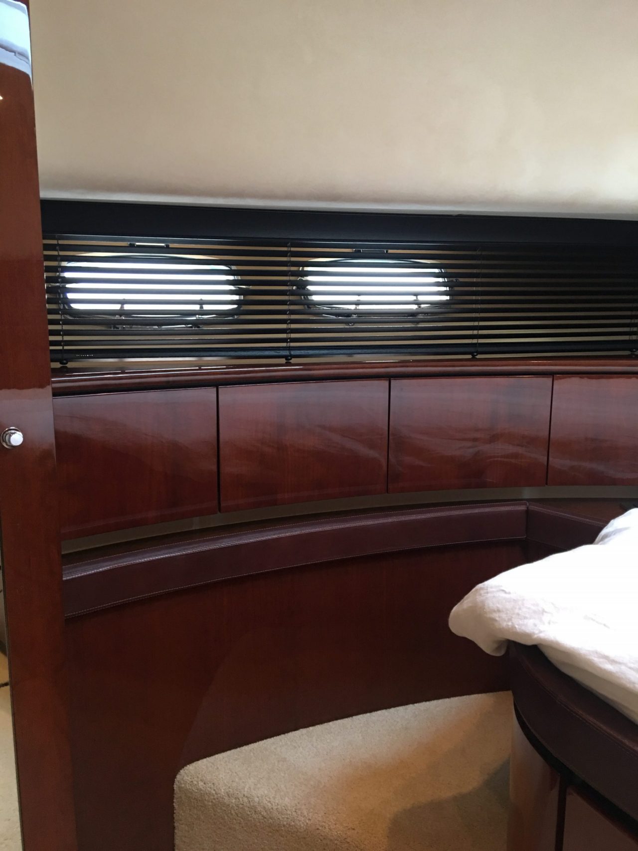 Fairline Squadron 68 | Интерьер 38