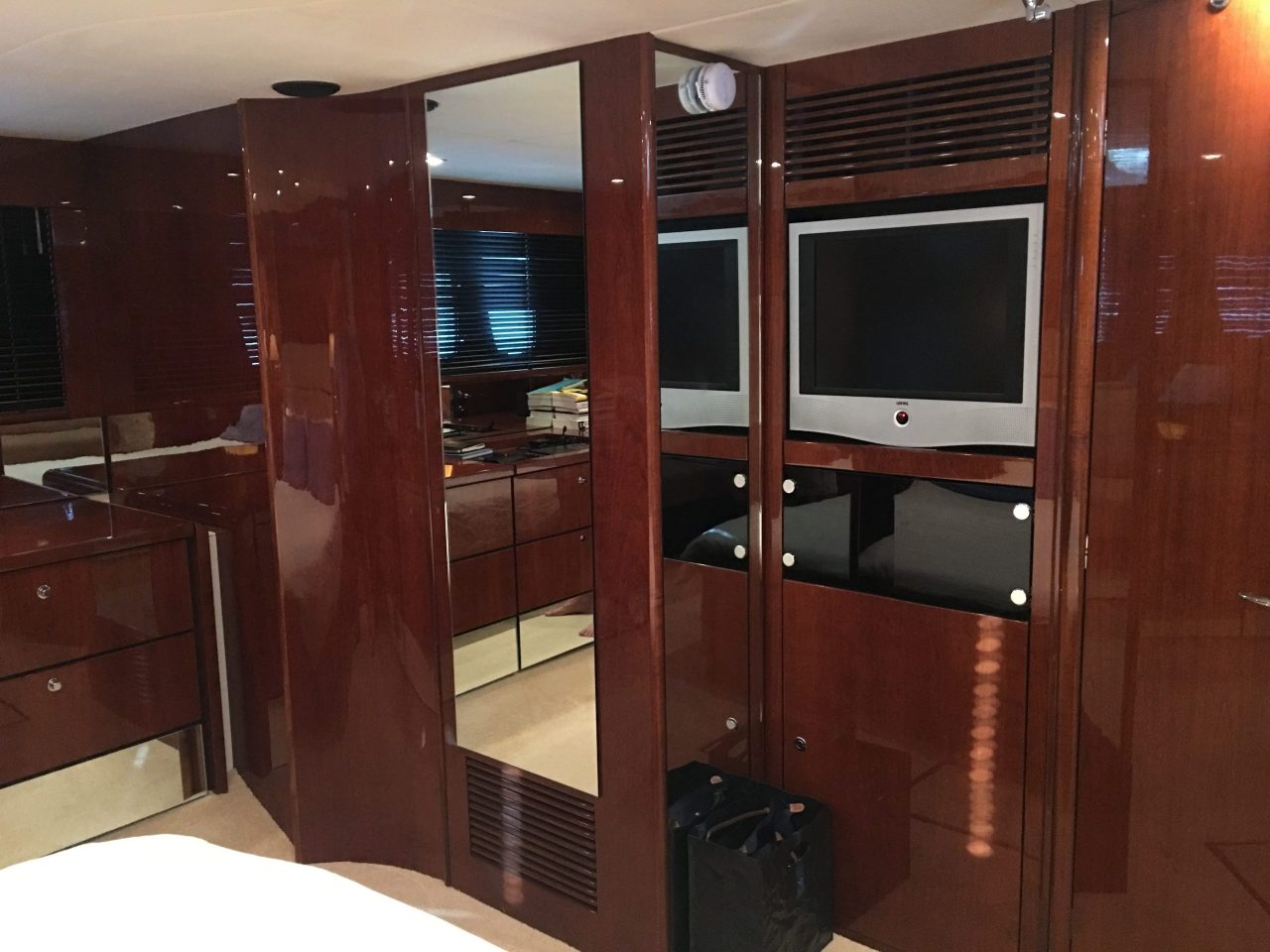 Fairline Squadron 68 | Интерьер 48