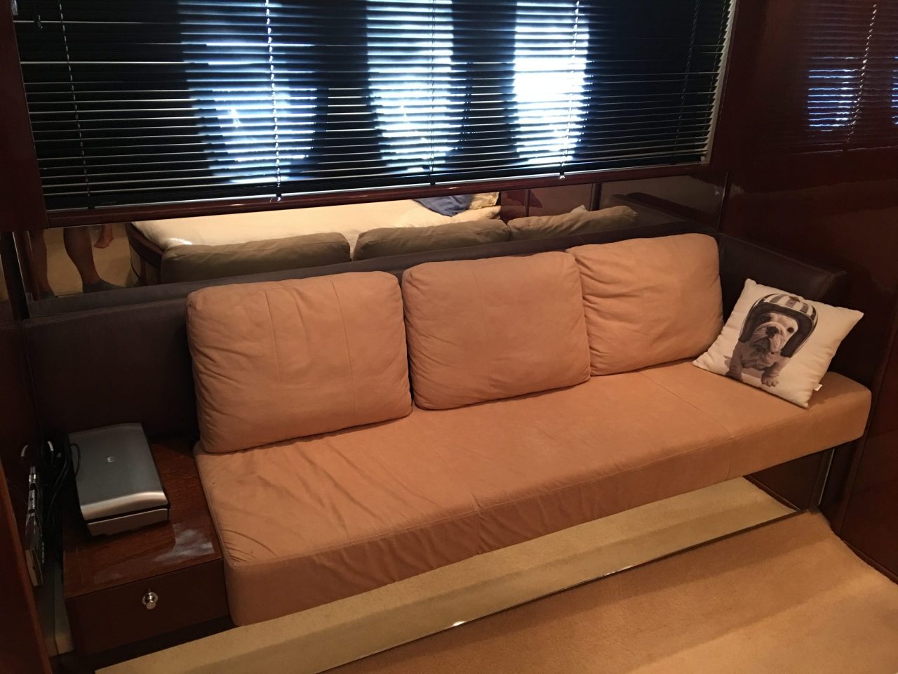 Fairline Squadron 68 | Интерьер 49