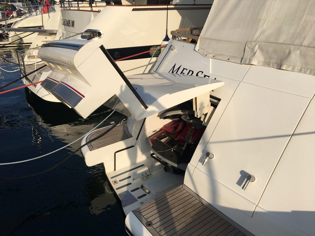 Fairline Squadron 68 | Экстерьер 5