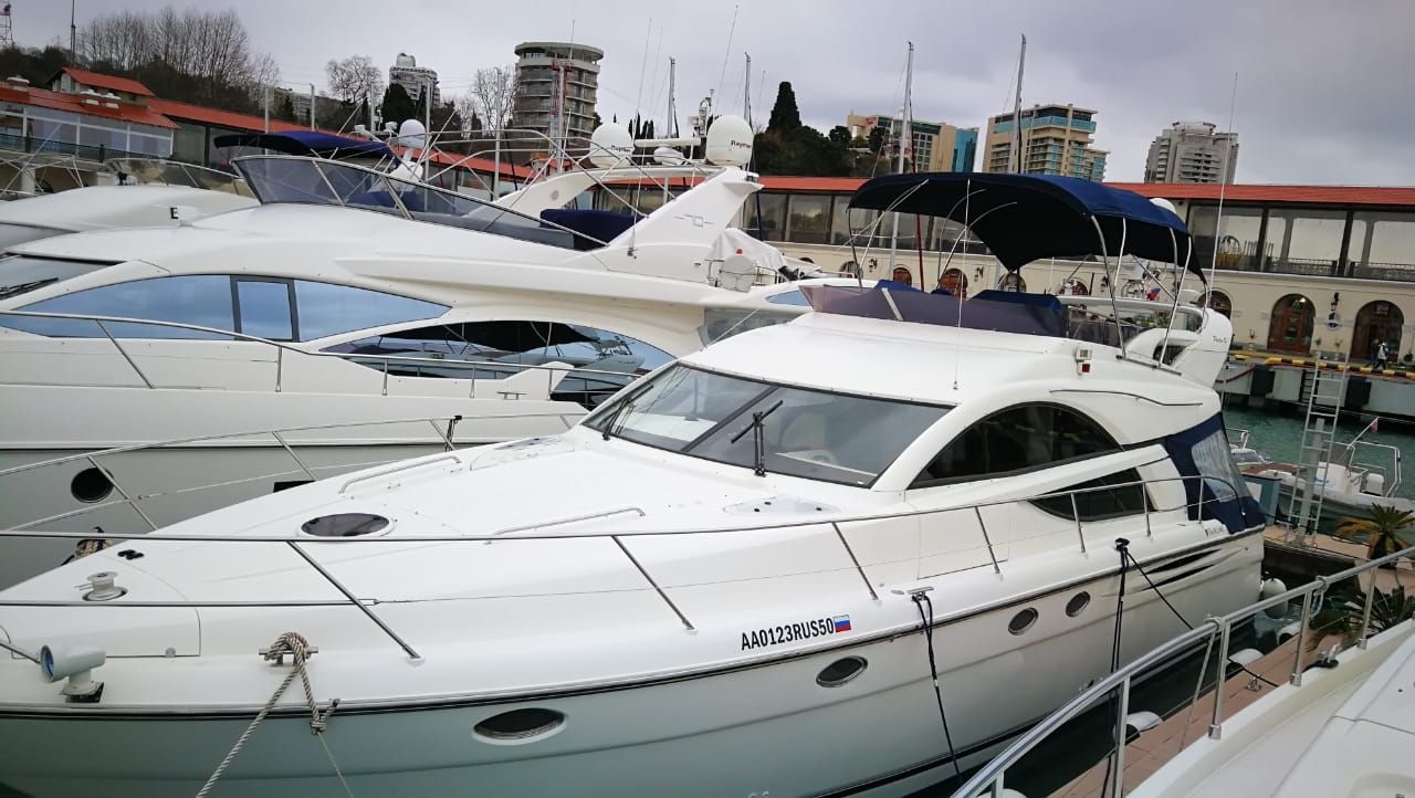Fairline Phantom 50 | Экстерьер 2