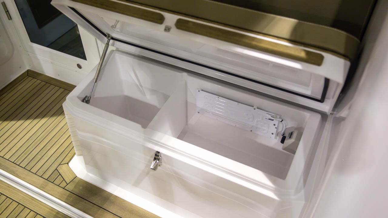 Sargo 36 Fly Explorer | Интерьер 5