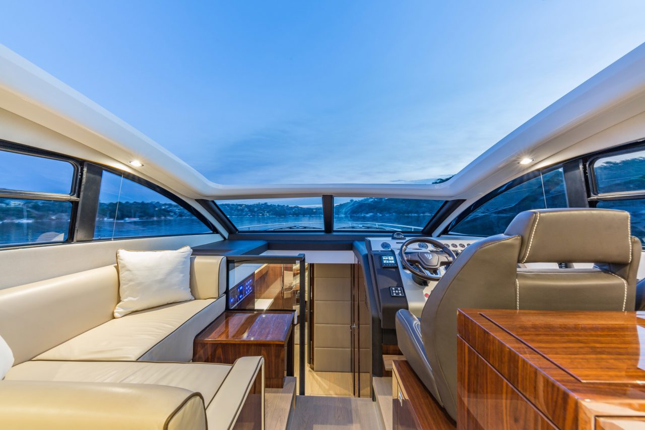 Fairline Targa 48 GT | Интерьер 11