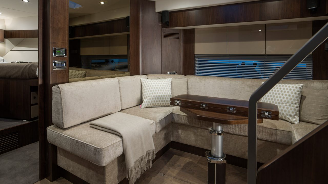 Интерьер яхты Targa 53 Open