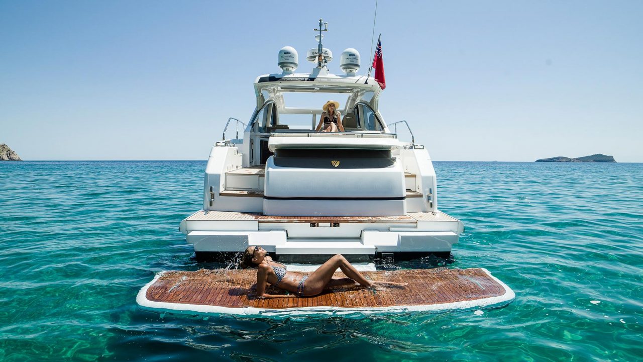 Экстерьер открытой моторной яхты Targa 53 Open