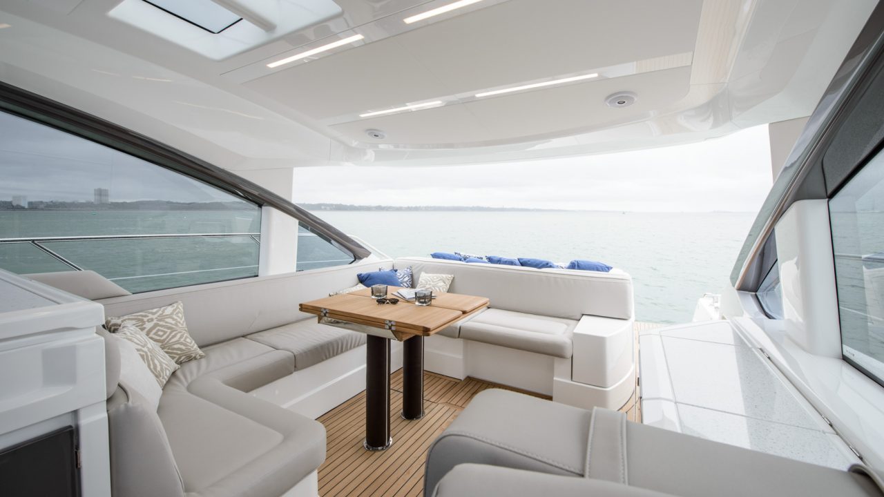 Интерьер яхты Targa 53 Open