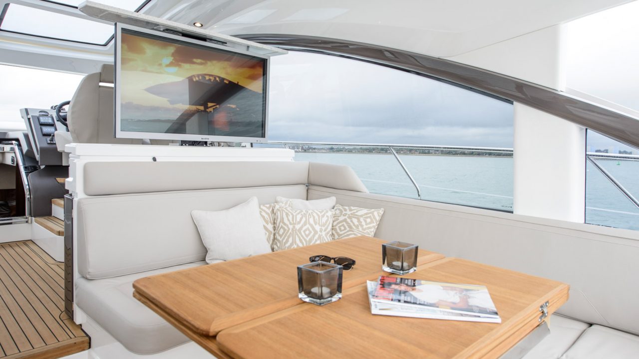 Интерьер яхты Targa 53 Open