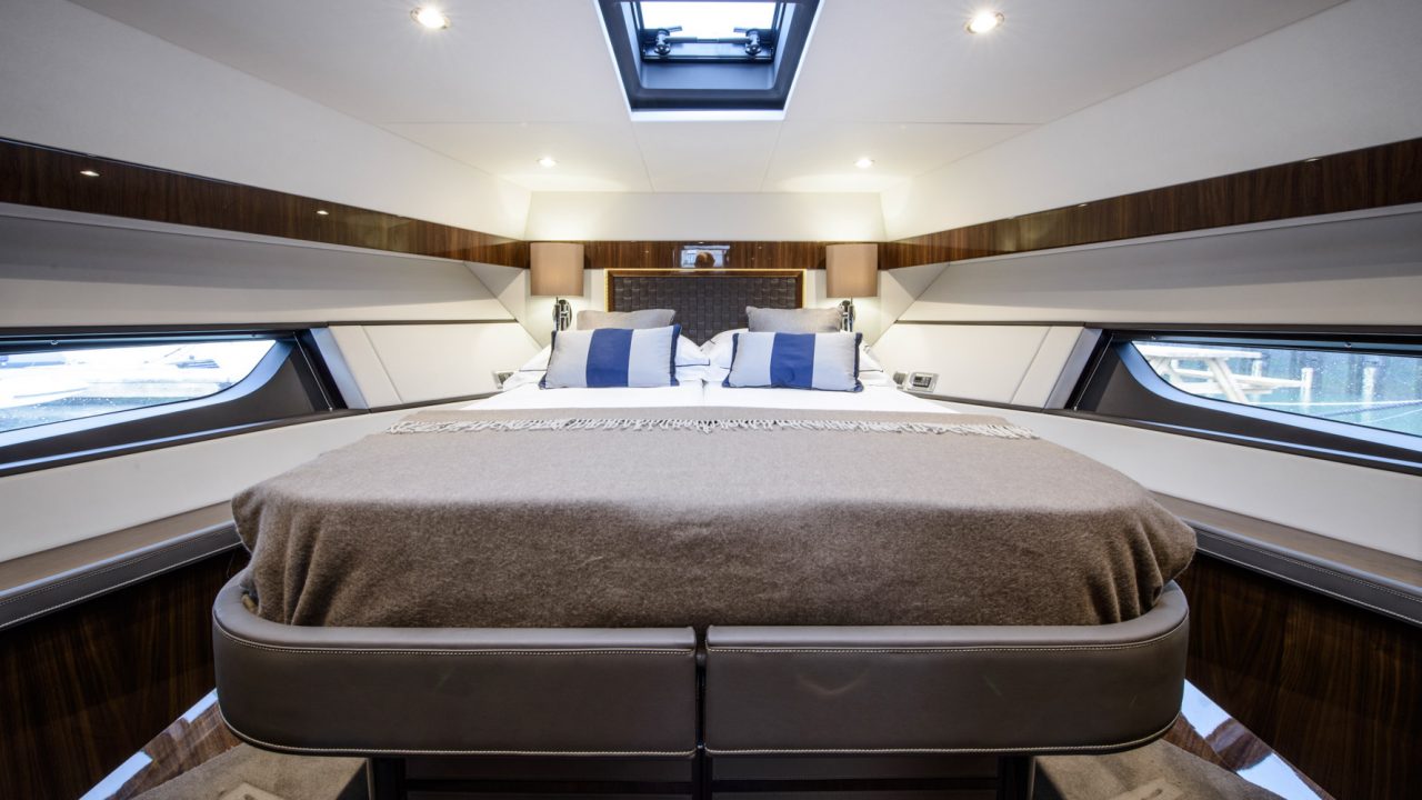 Интерьер яхты Targa 53 Open