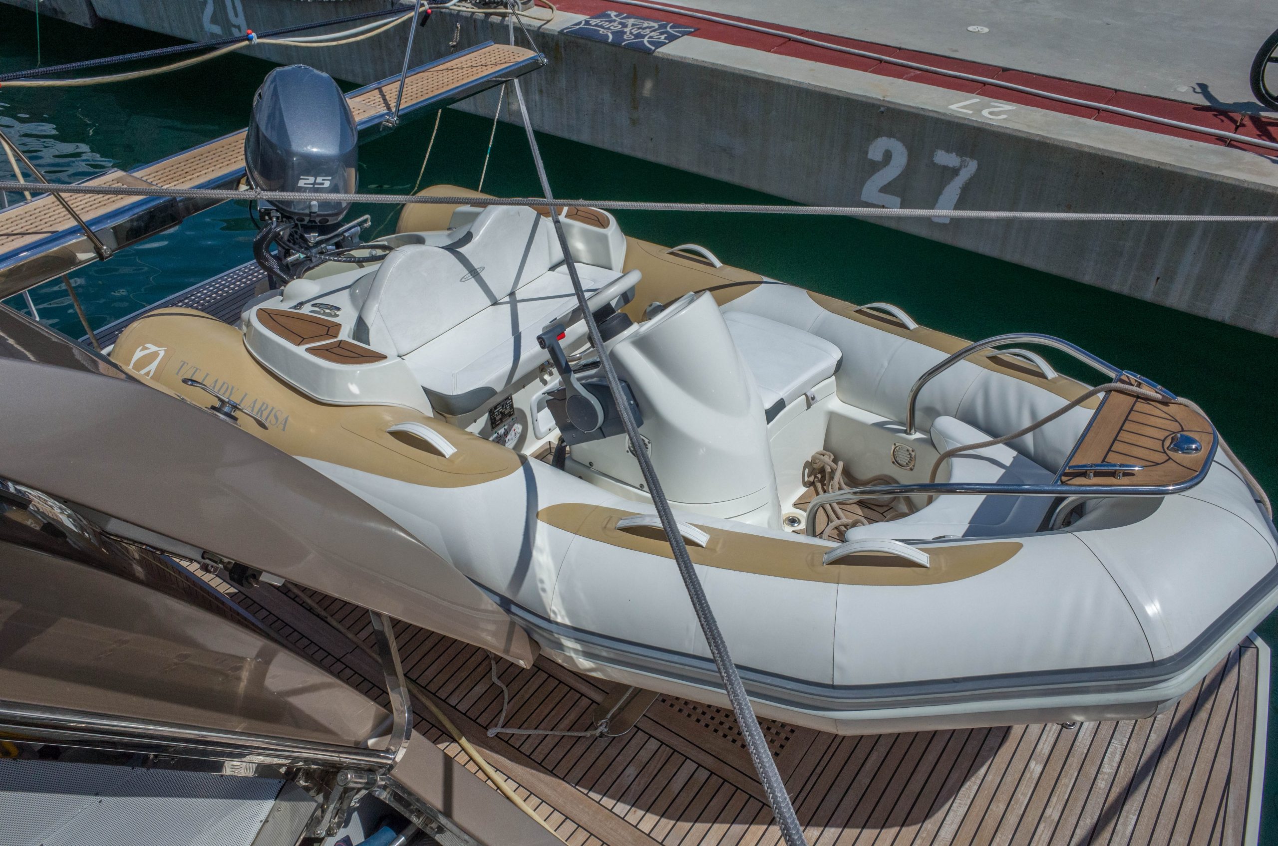 Prestige 750 | Экстерьер 5