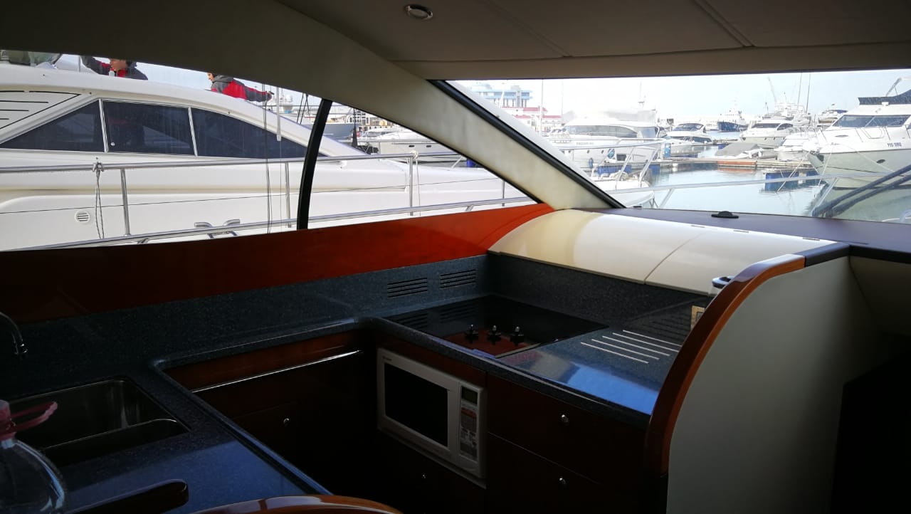 Fairline Phantom 50 | Интерьер 3