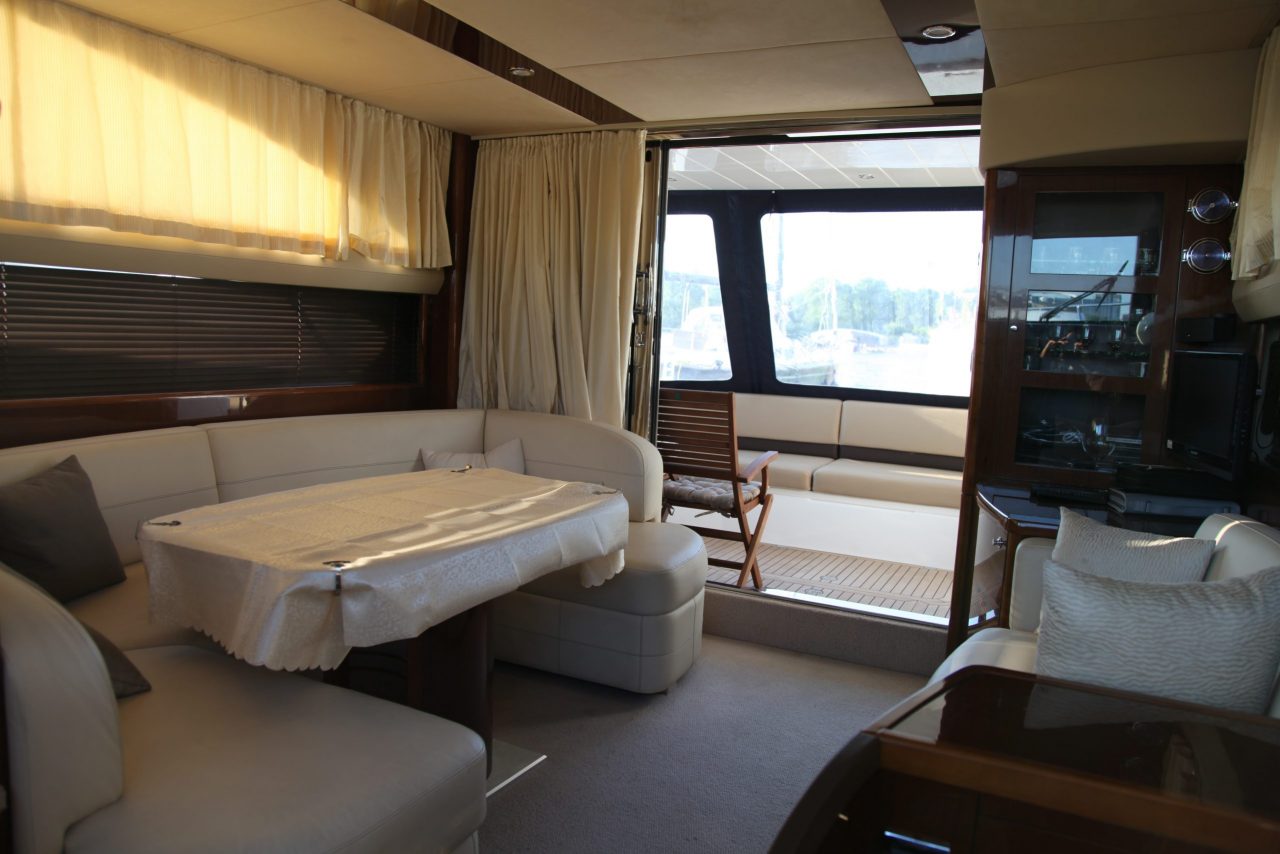 Princess 42 | Интерьер 2