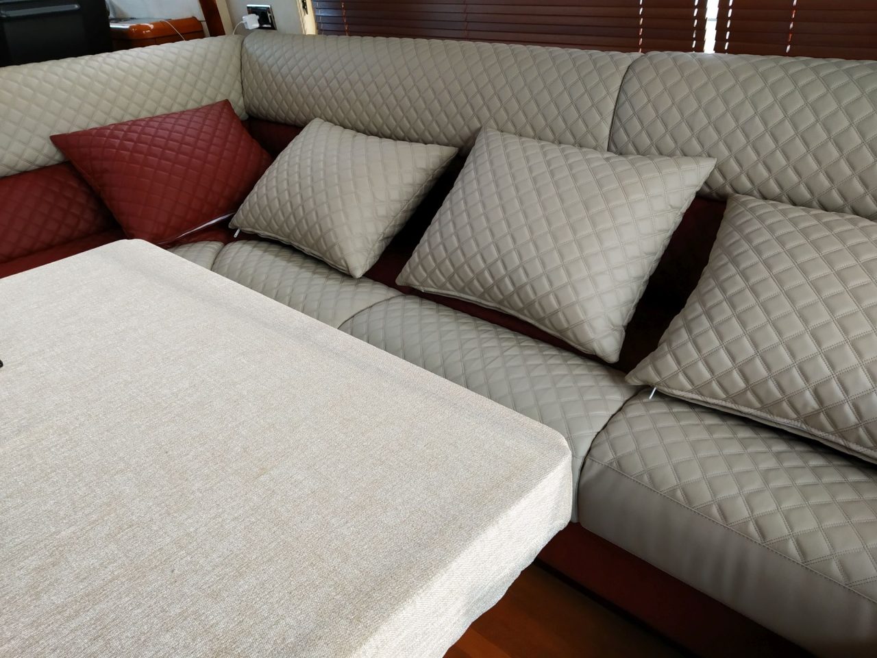 Sunseeker Predator 72 | Интерьер 3