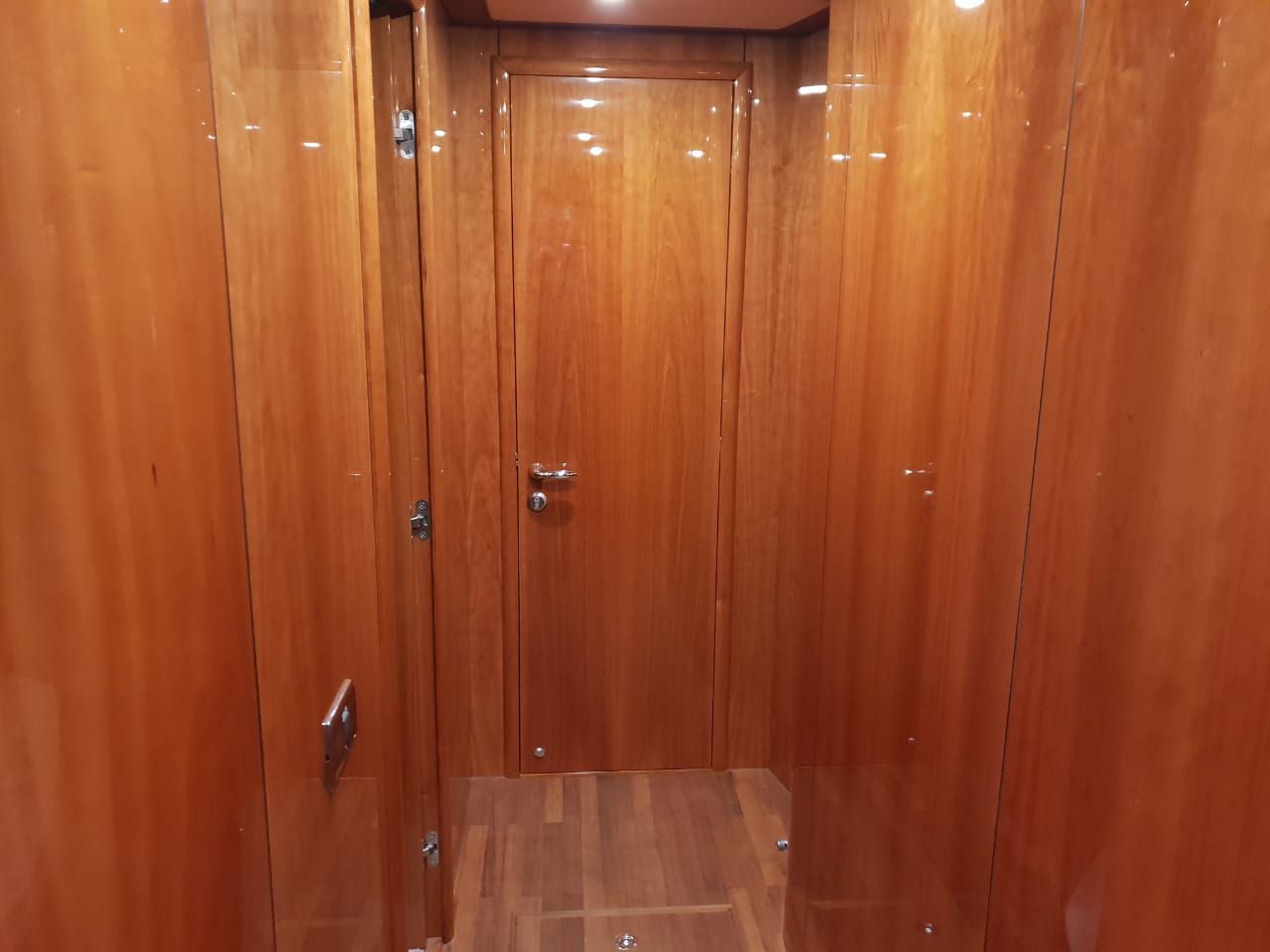 Sunseeker Predator 72 | Интерьер 13