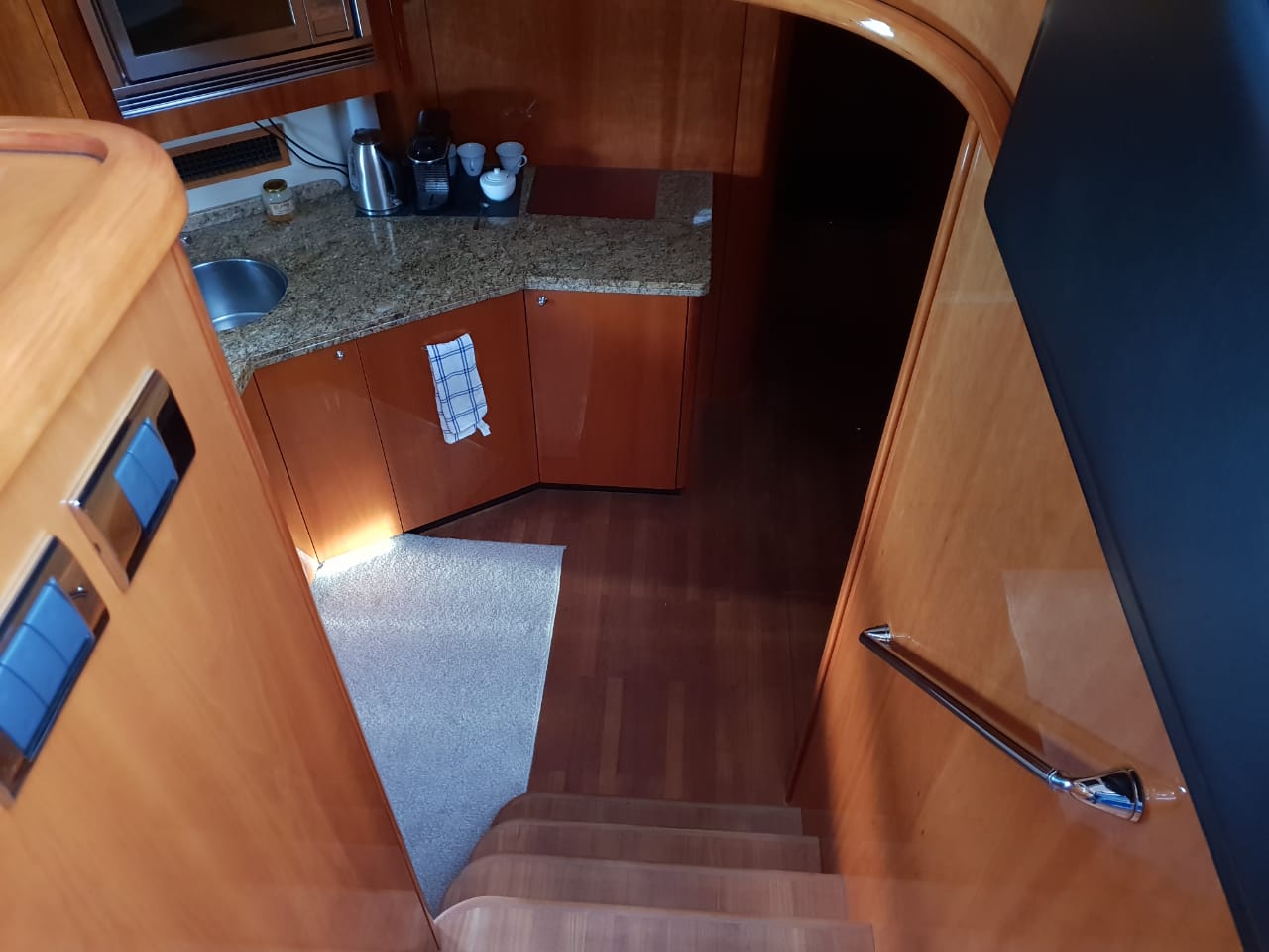 Sunseeker Predator 72 | Интерьер 14