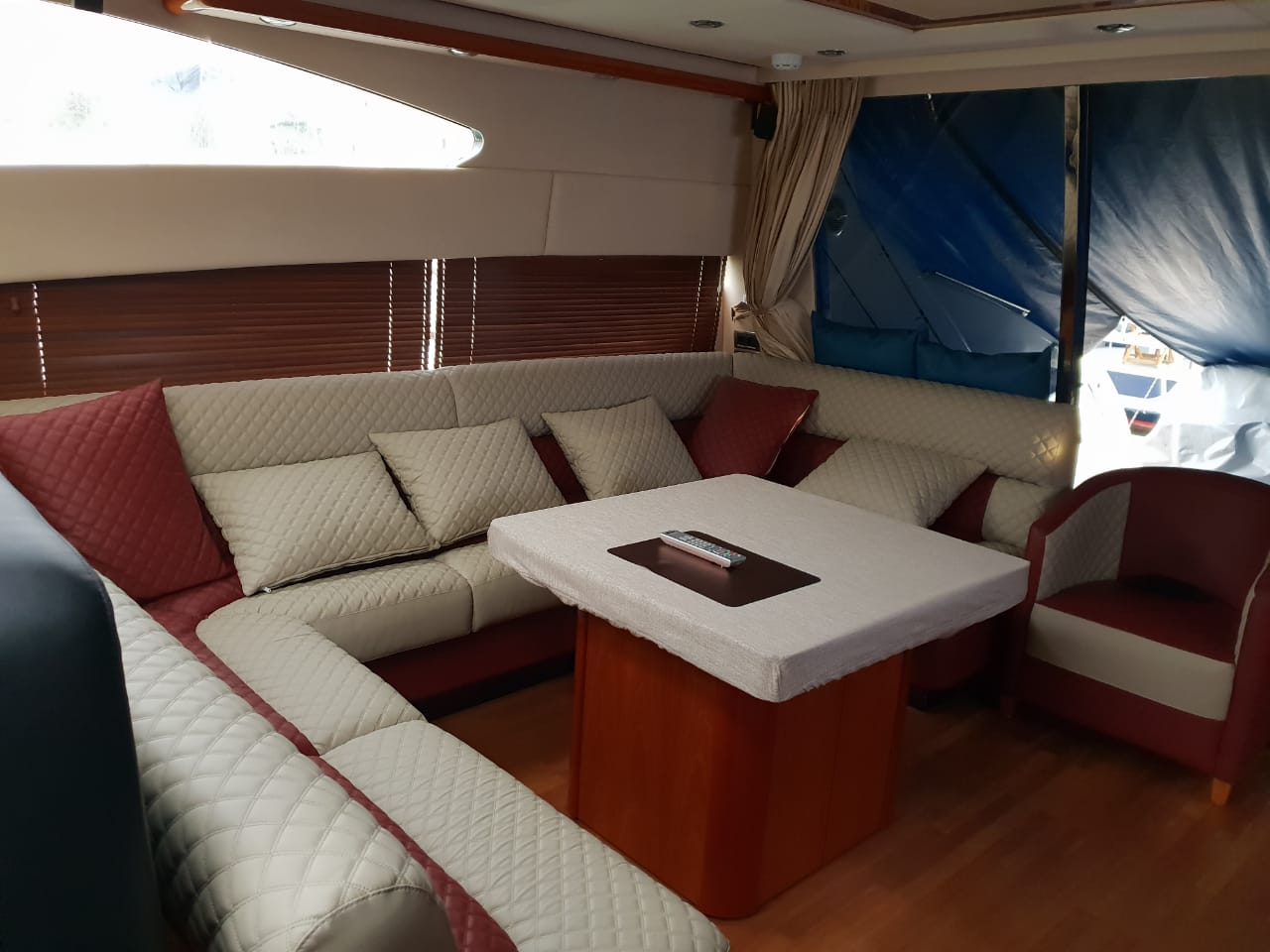 Sunseeker Predator 72 | Интерьер 15