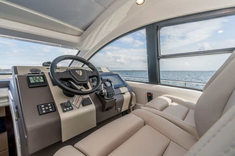 Targa 50 Open | Интерьер 3