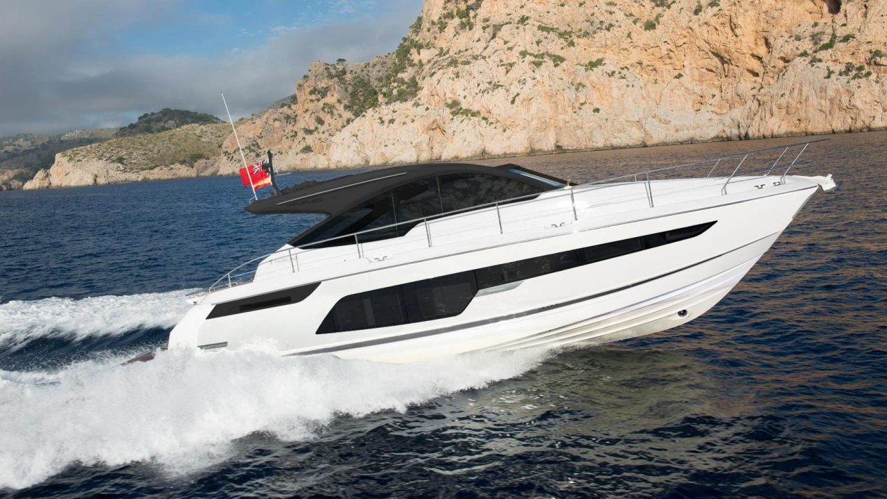 Экстерьер 15-метровой круизной яхты Fairline Targa 50 Open