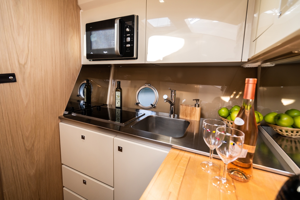 Sessa Marine C35 | Интерьер 11