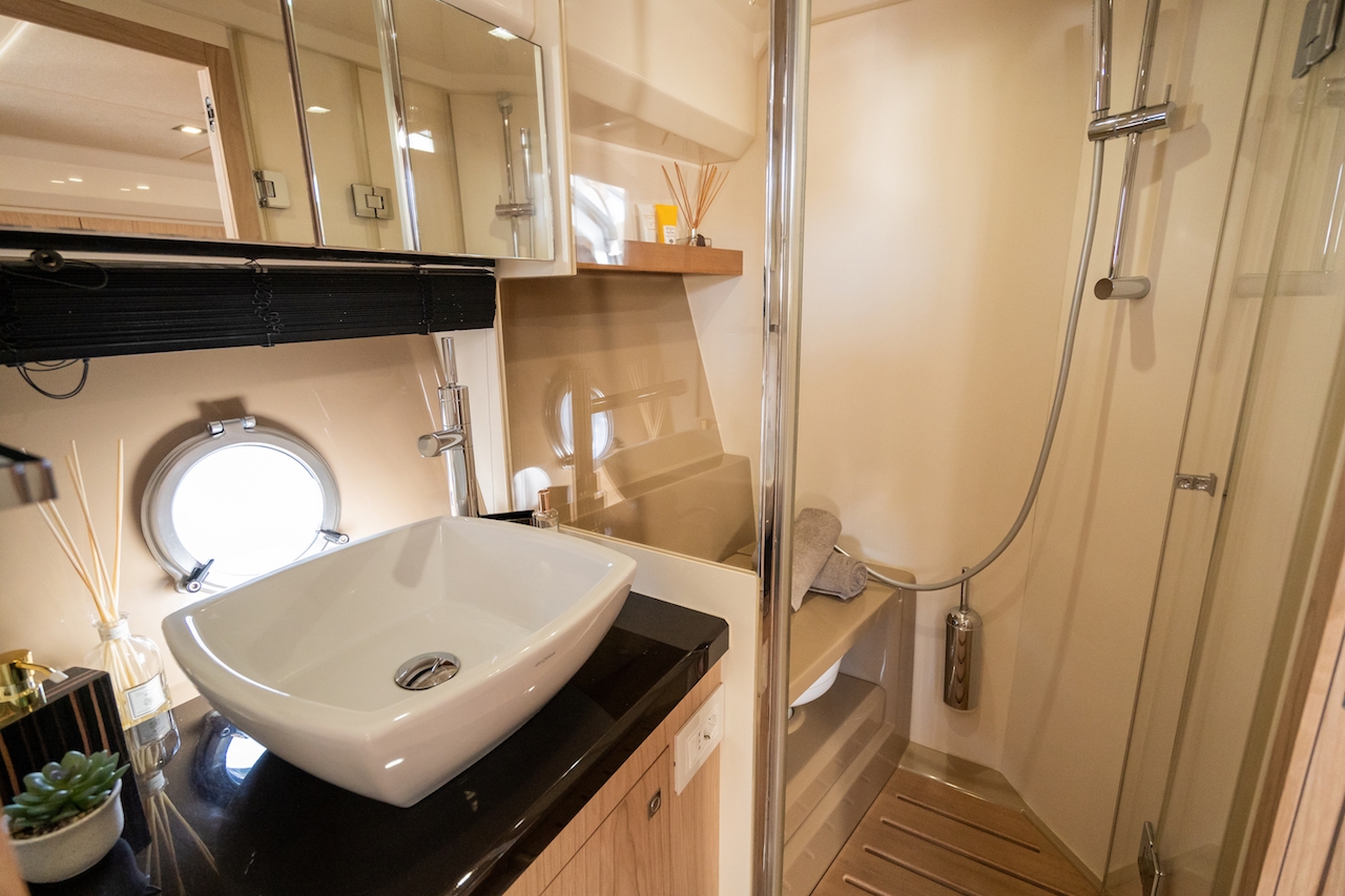 Sessa Marine C35 | Интерьер 15