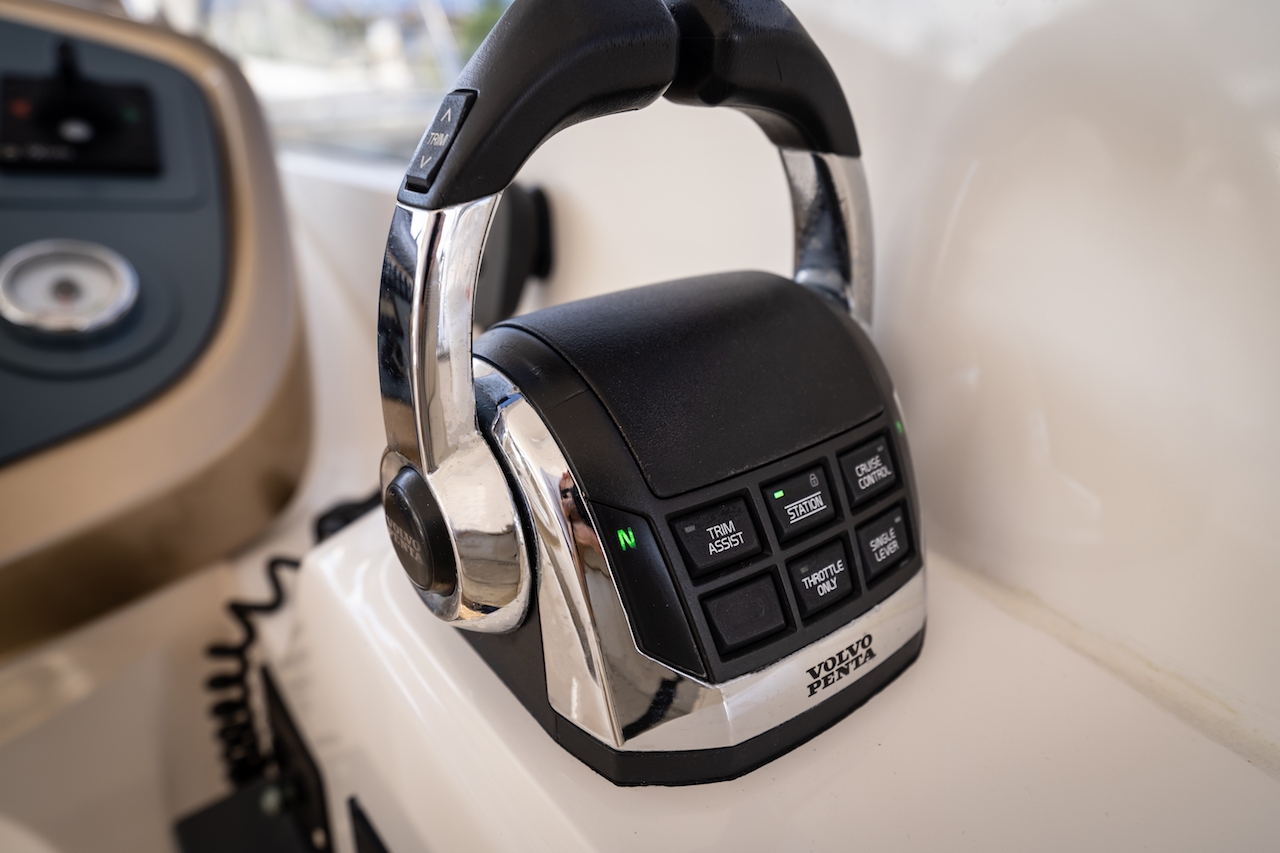 Sessa Marine C35 | Интерьер 3