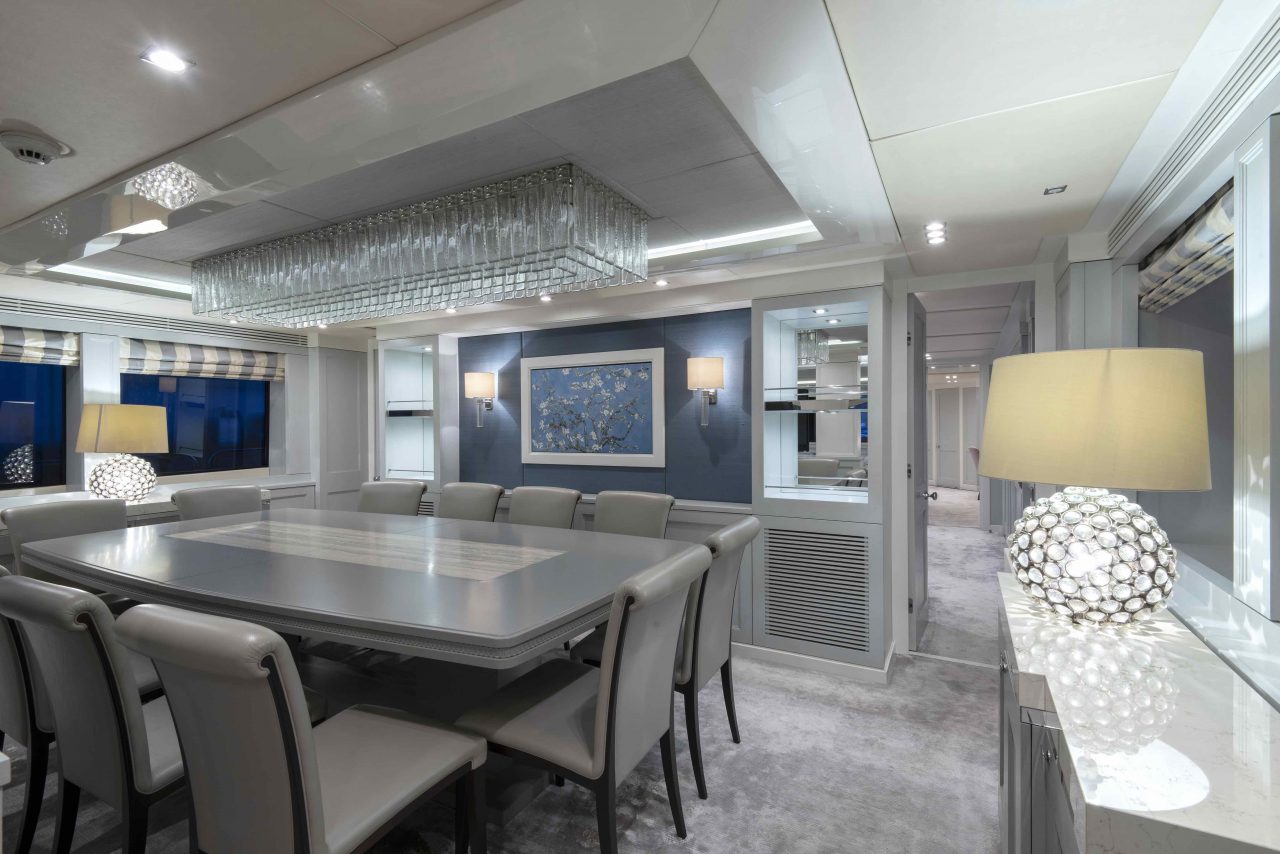 Sunseeker 131 Yacht | Интерьер 13