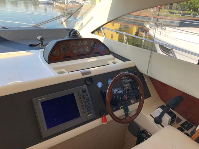 Fairline Phantom 40 | Экстерьер 6