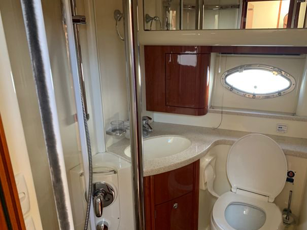 Fairline Phantom 40 | Интерьер 10